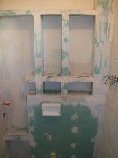 ozdobne półki w łazience