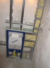 wygłuszenie stelaża wc wełną