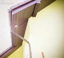 Podbitkę dachową montujemy na konstrukcji nośnej wykonanej z łat drewnianych