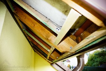 Przykłady mocowania listew startowych podbitki