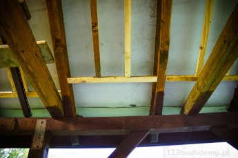 konstrukcja drewniana z łat pod podbitkę krok po kroku