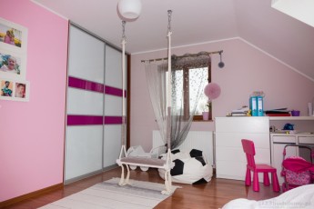 pokój dziewczynki z huśtawka aranżacja