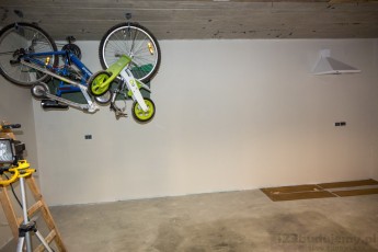 wykończenie garażu wylewka, malowanie ścian