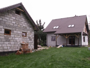 gotowy po ociepleniu widok z działki