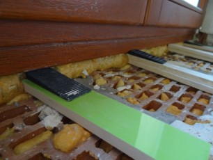 wypoziomowanie parapetu przed montażem