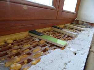 montaż parapetów wewnętrznych z sztucznego kamienia