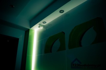 oświetlenie led w łazience czyjka ruchu