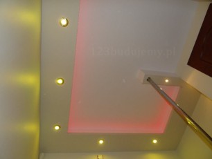 taśma led podświetlenie sufitu oświetlenie halogenowe