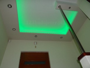 oświetlenie halogenowe sufitu regips, taśma led