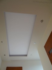 sufit dwupoziomowy z oświetleniem led