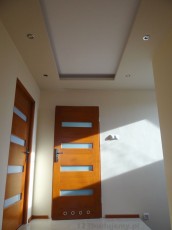 żarówki led na suficie ile punktów świetlnych, jak rozmieścić