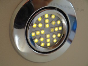 żarówka led żarzy lekko świeci, dlaczego żarzy