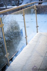 balustrada szklana na balkonie a niskie temperatury