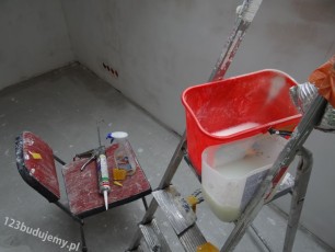 akrylowanie połączeń przed malowaniem