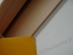 za pomocą narzędzie do silikonów i akryli ładnie można uzyskać zaaokrąglenie lub skos z akrylu