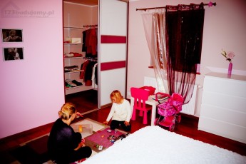 wnęka do zabudowy w pokoju dziecka