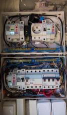 skrzynka elektryczna w garażu rodzaje bezpieczników