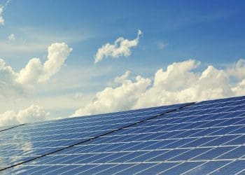 panele fotowoltaiczne to coraz bardziej popularny sposób na pozyskiwanie taniej energii