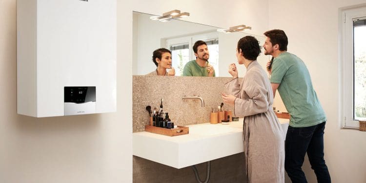 Kocioł kondensacyjny Vaillant ecoTEC plus VC zastosowany w łazience