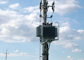 Stacje trafo – co to jest i jak działa? Jak eksploatować stacje transformatorowe?