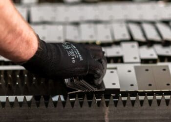 Cięcie profili laserową wycinarką 3D
