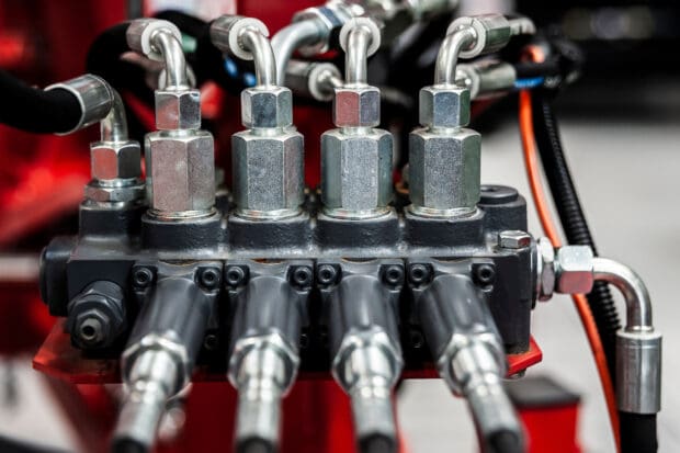 Regeneracja rozdzielaczy hydraulicznych – jak wygląda krok po kroku?