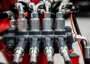 Regeneracja rozdzielaczy hydraulicznych – jak wygląda krok po kroku?