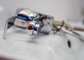 jak naprawić cieknący kran